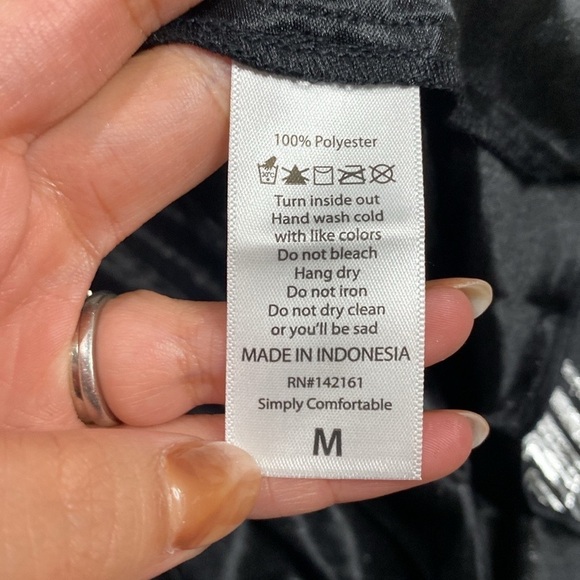 LuLaRoe Women’s Black & Silver Metallic Pleated Skirt Sz M - Picture 9 of 10